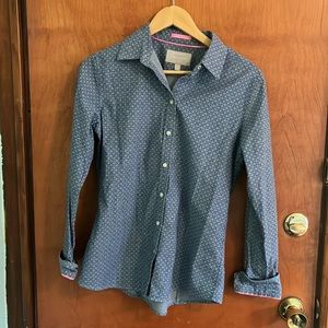 Super cute Banana Republic anchor Oxford shirt. Size M